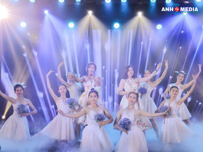 Anh-tu-media-dich-vu-cho-thue-ban-nhac-nhom-nhay-nhom-mua-su-kien-da-nang-anhtumedia