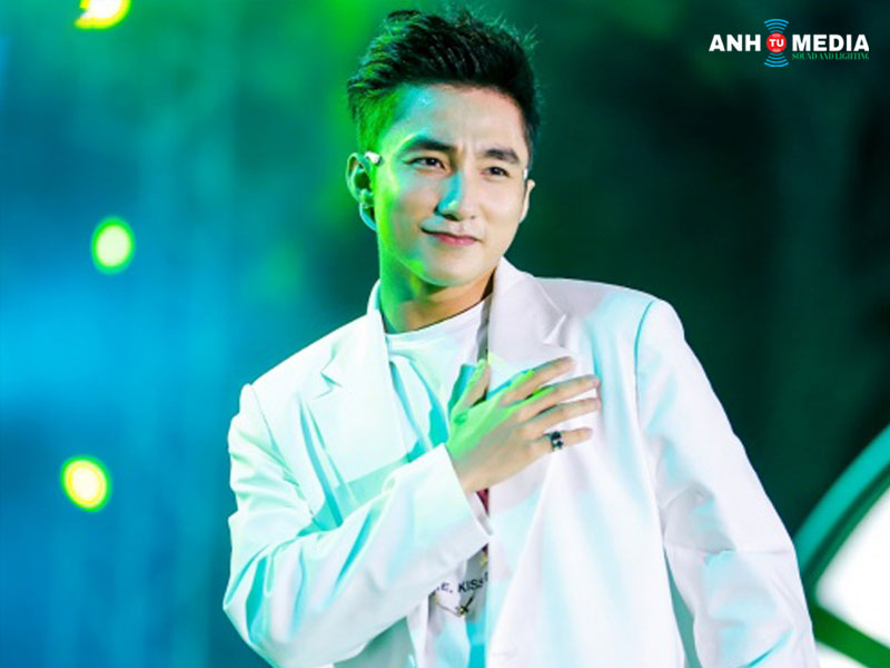 Anh-tu-media-dich-vu-cho-thue-mc-ca-si-su-kien-tai-da-nang-anhtumedia