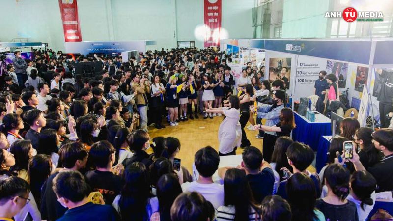 Anh-tu-media-to-chuc-hoi-cho-trien-lam-tuan-le-game-han-quoc-2023-8