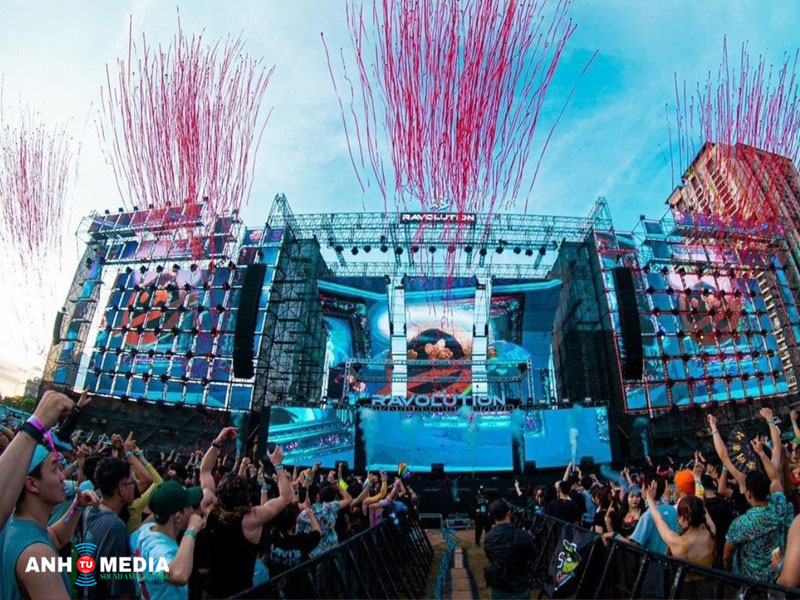 Chi-phi-to-chuc-su-kien-am-nhac-tron-goi-phai-chang-anhtumedia