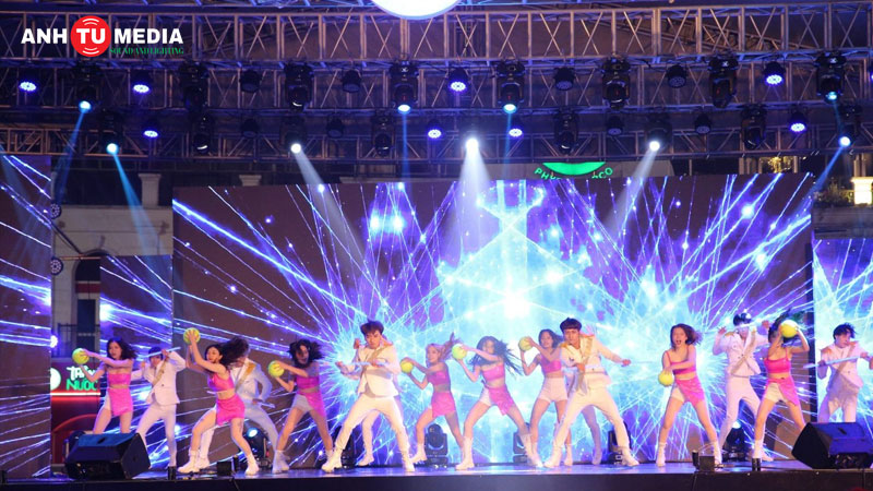 Cho-thue-ban-nhac-nhom-nhay-nhom-mua-su-kien-tai-da-nang-2