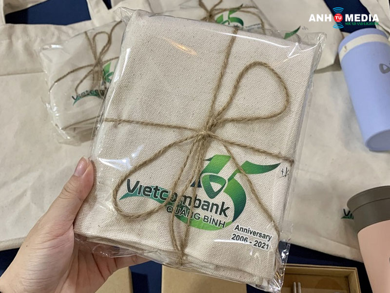 Dia-chi-cung-cap-dich-vu-in-an-vai-silk-vai-canvas-tai-da-nang-anhtumedia