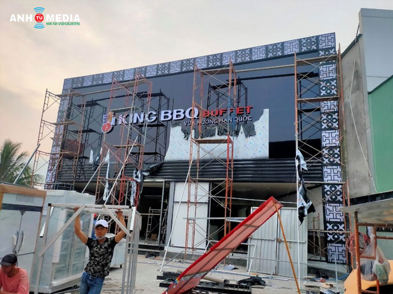 Quy-trinh-thi-cong-bien-quang-cao-tai-da-nang-anhtumedia