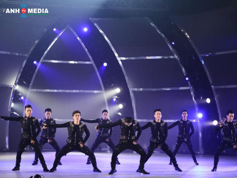 The-hien-do-dang-cap-quy-mo-cua-su-kien-anhtumedia