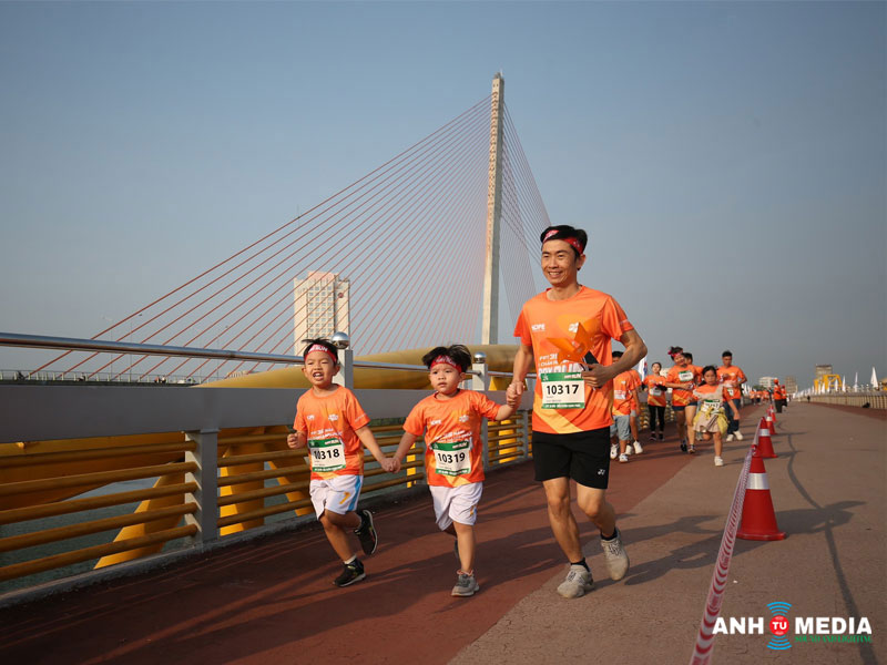 Vi-sao-anh-tu-media-duoc-tin-tuong-trong-to-chuc-giai-chay-tai-da-nang-anhtumedia