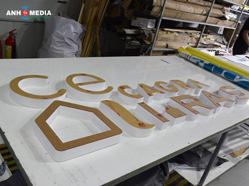 Vi-sao-nen-chon-dich-vu-cat-cnc-fomex-alu-go-tai-anh-tu-media-anhtumedia